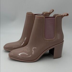 Jeffrey Campbell Patent
Leather Chunky Low Heel Chelsea Blush Pink Rain
Boots